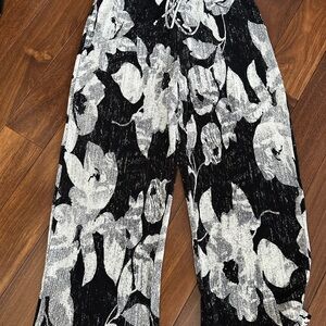 Monochrome Floral Wide Leg Pants